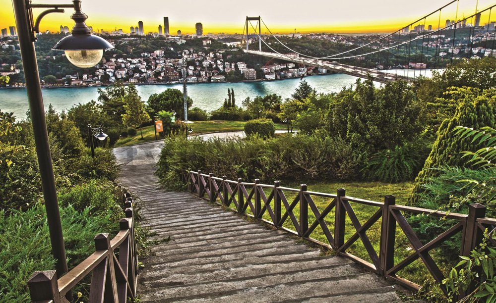 Wall Mural: View on the city - 184x254 cm
